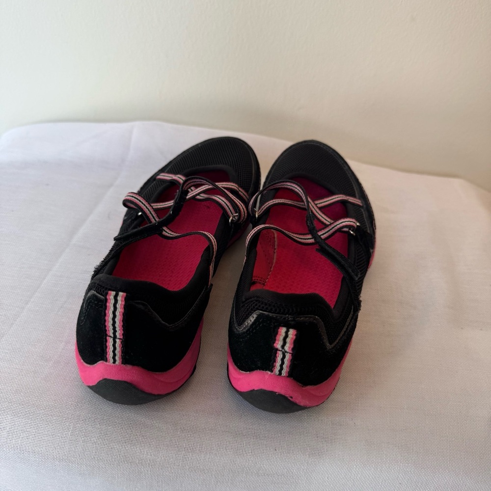 Croft & Barrow Sz 6.5 Women's Black & Pink Sporty Shoes 0003 - Picture 4 of 13